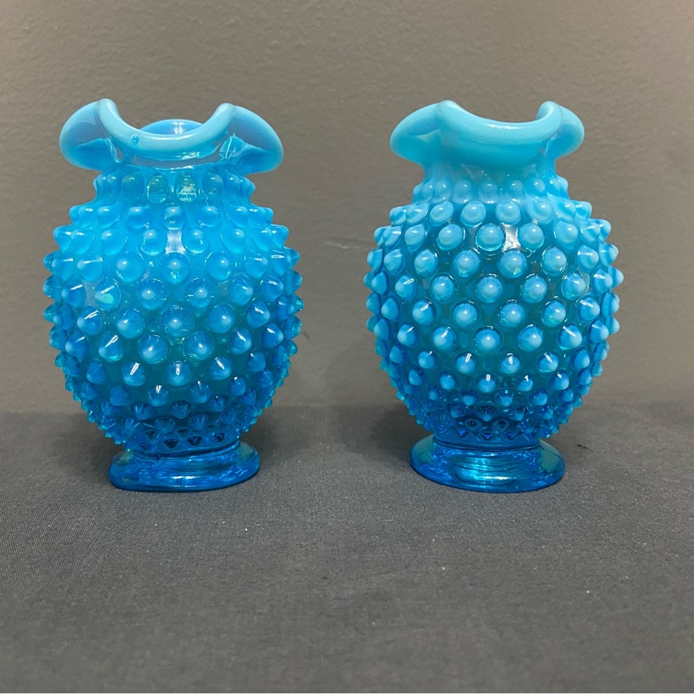Vintage FENTON Blue Opalescent Hobnail Mini Ruffled Vases Pair #3953 Mid-Century - Picture 6 of 14